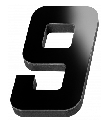 Puede aplicarse sobre diversas superficies, tanto interiores como exteriores, para una identificación correcta y legible de residencias o espacios comerciales.